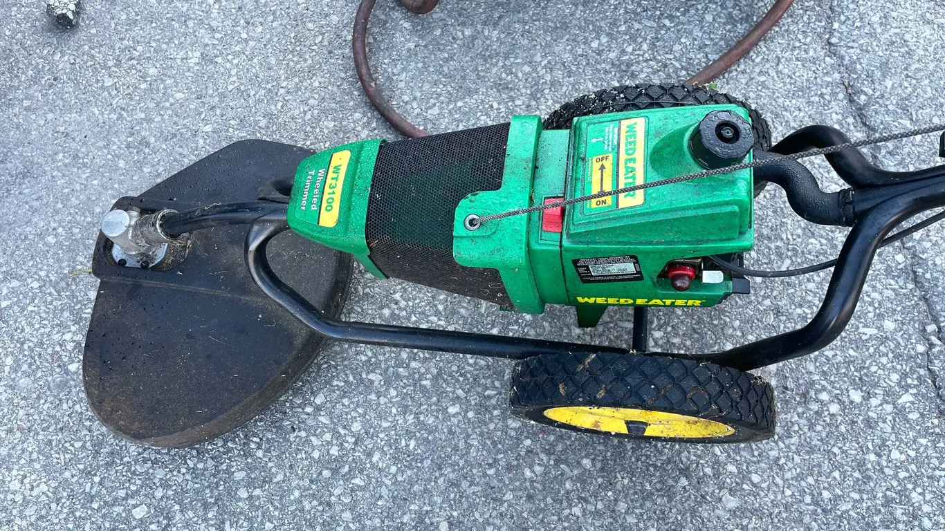 WT 3100 Wheeled Trimmer (03)