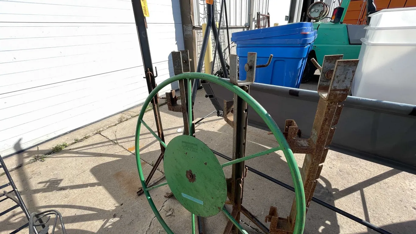 Adjustable Dock Supports and Boat Winch (03)