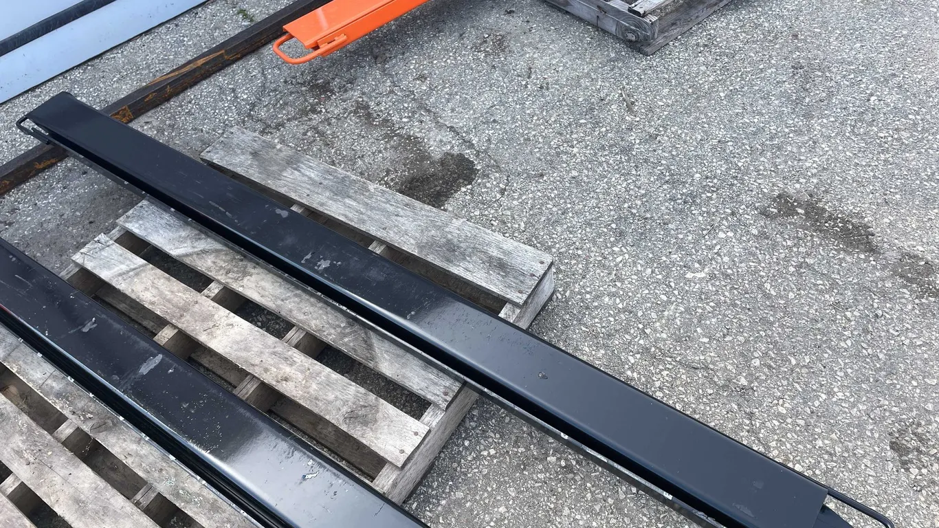 84" Light Duty Fork Extensions (06)