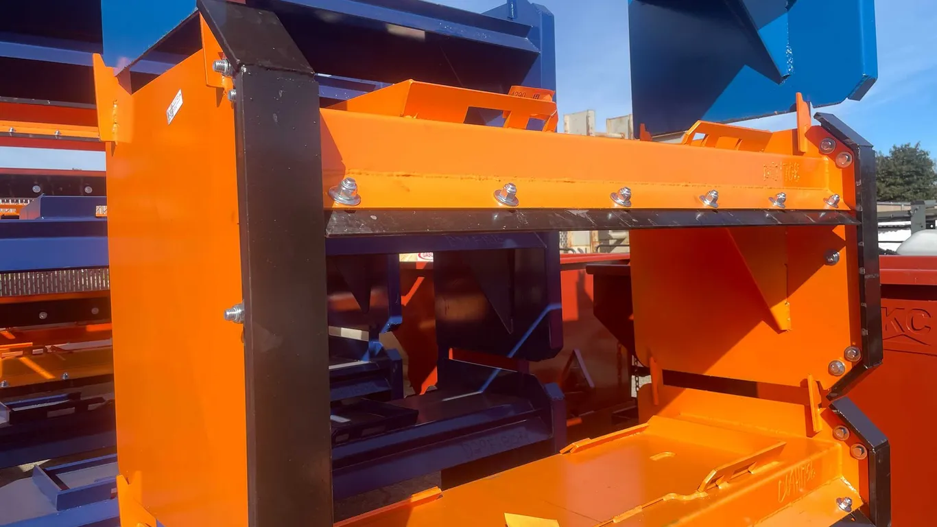 6' Quick Tach Pusher with Steel Blade (06)