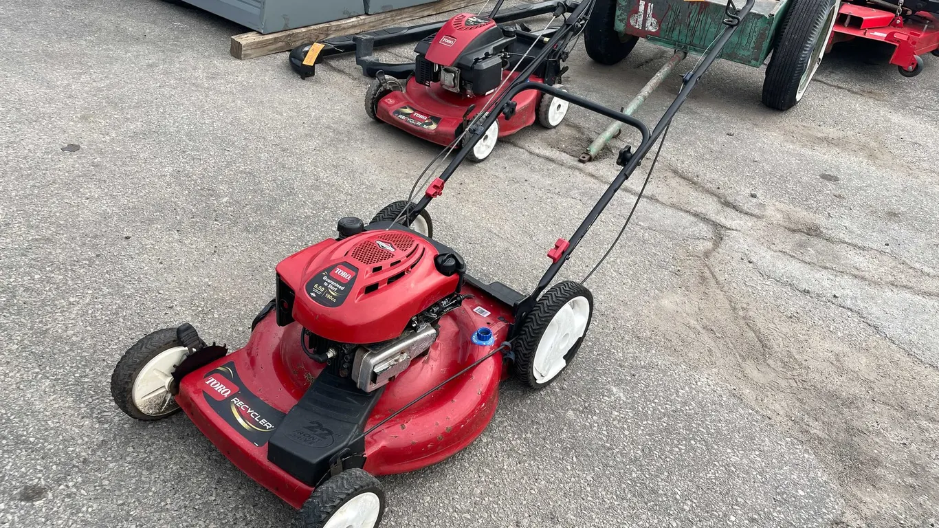 Toro Recycler 22" High Wheel Lawn Mower (03)