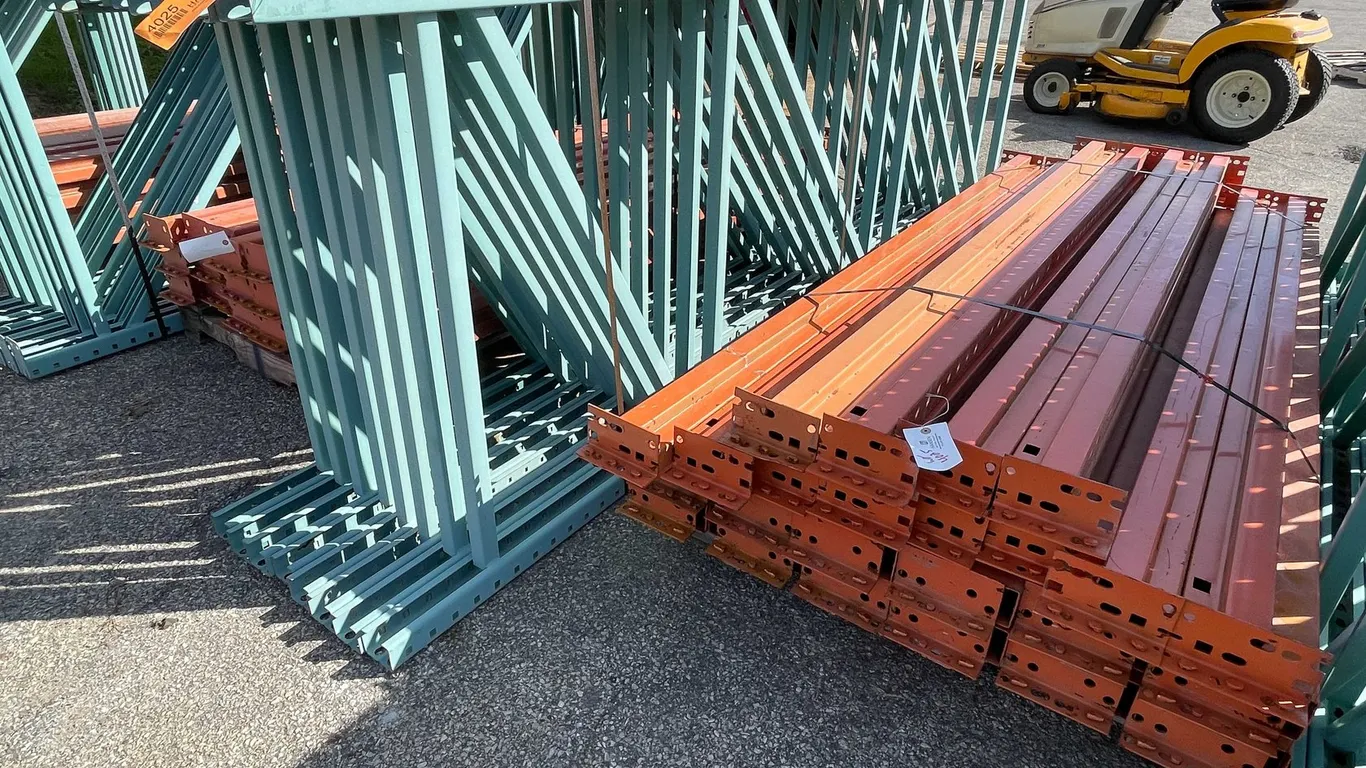 Teardrop Pallet Racking (Shed)
