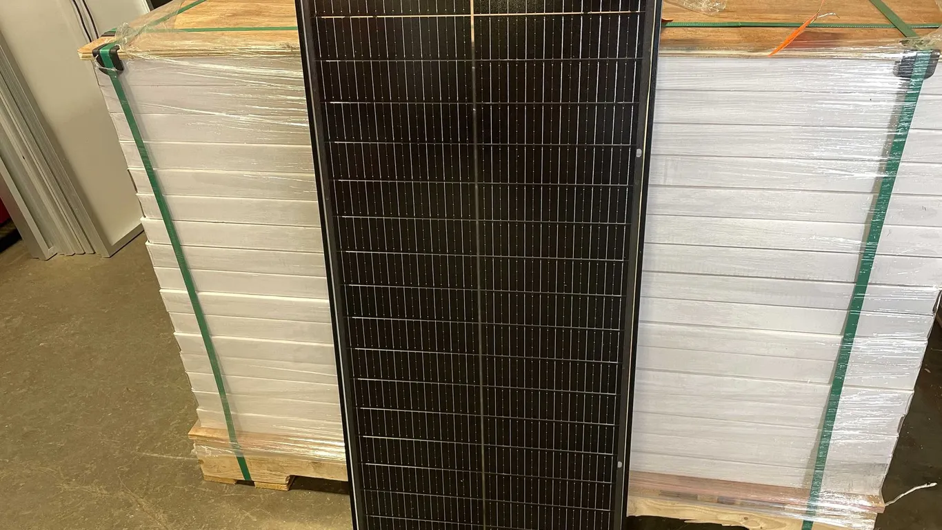 100W Black Solar Panel (CW)