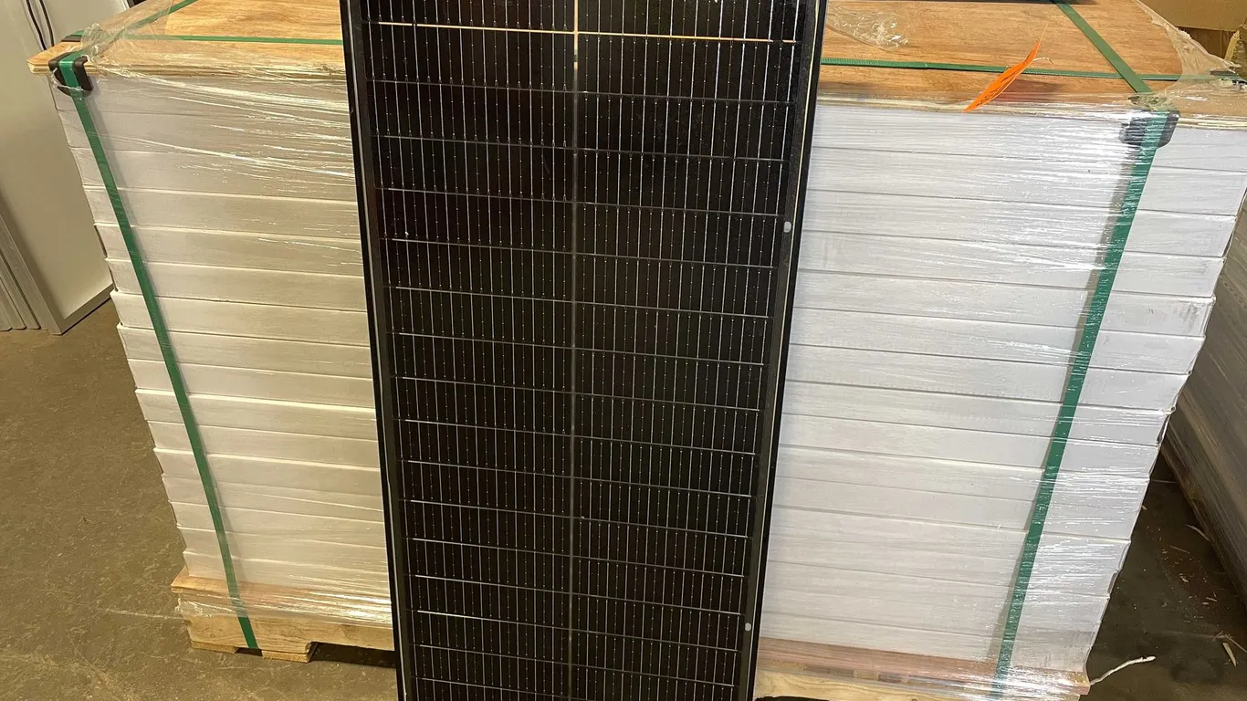 100W Black Solar Panel (CW)