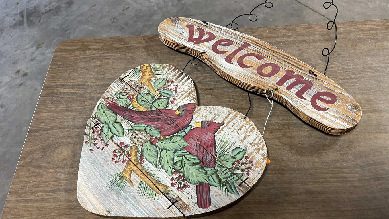 Wooden Welcome Wall Sign with Cardinals in A Heart (CW)
