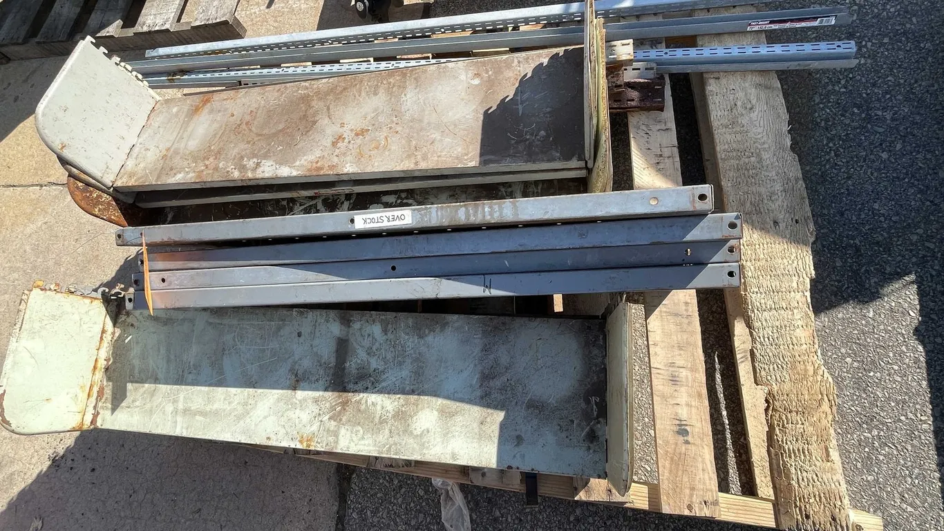 Heavy Duty Shelving (03)