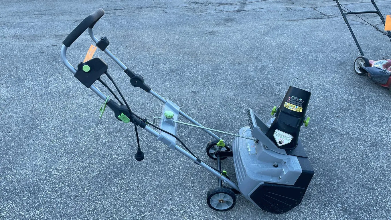 Earthwise Electric Snowblower (03)