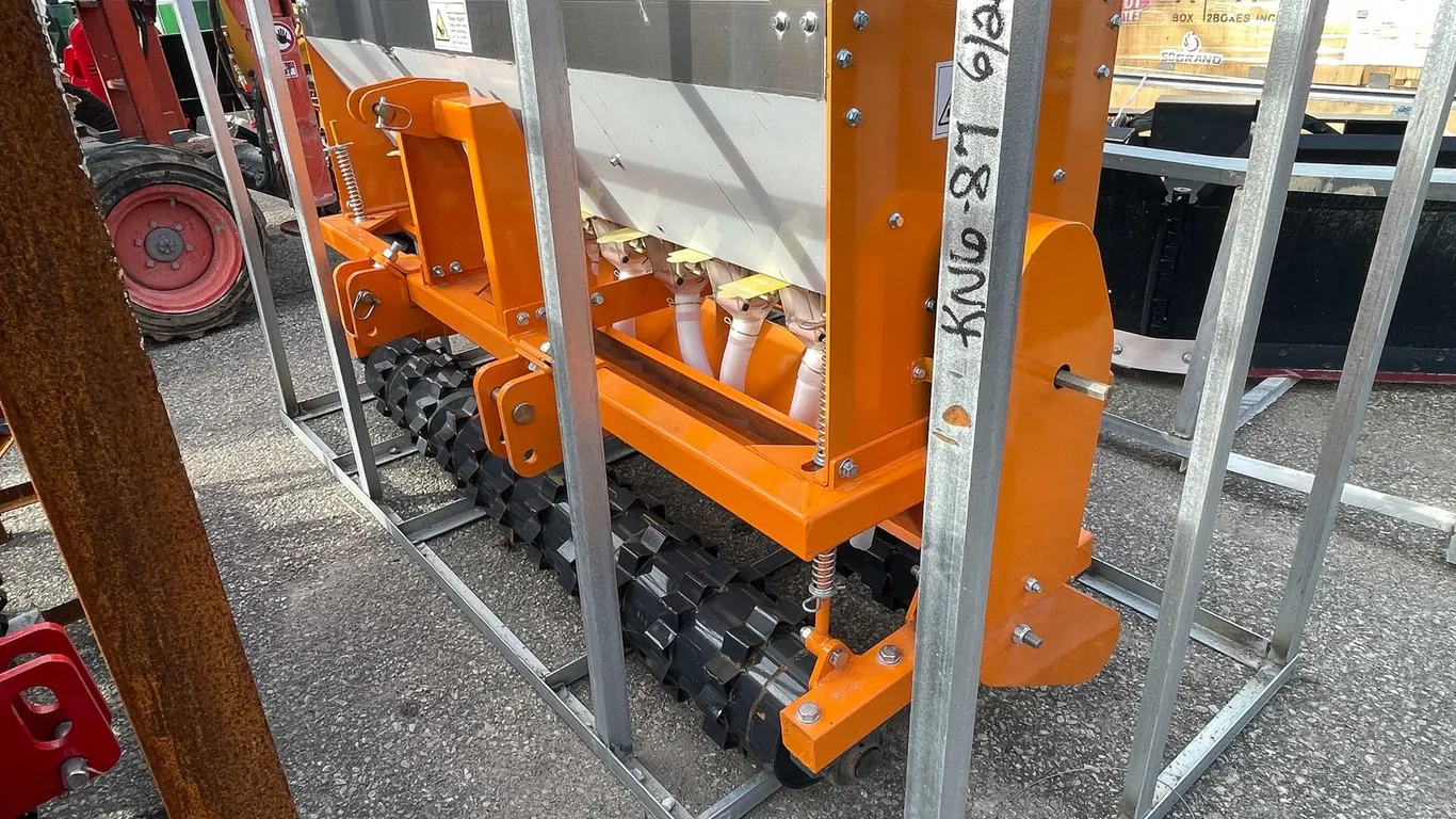 Arteer 70" No Till Seeder (012)