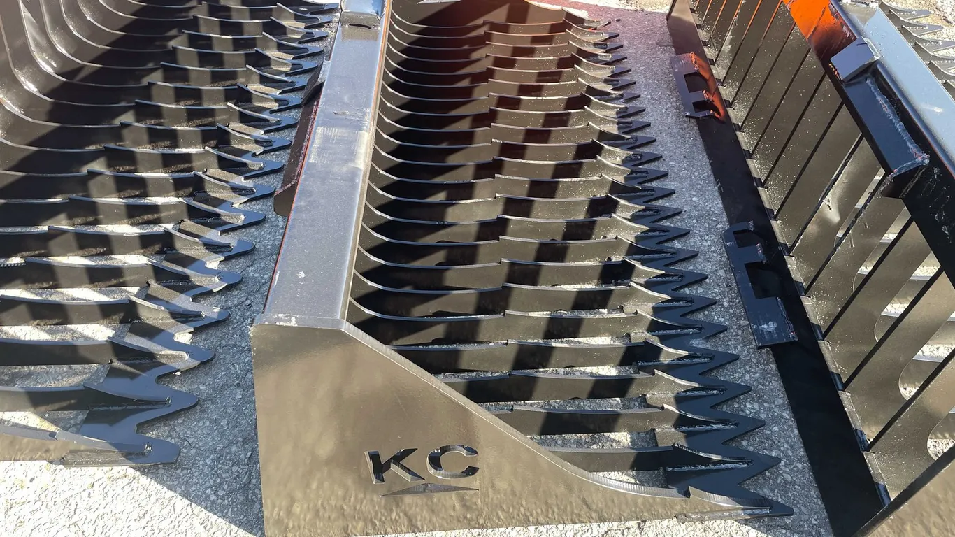 72" Skid Steer High Side Fine Skeleton Bucket (06)