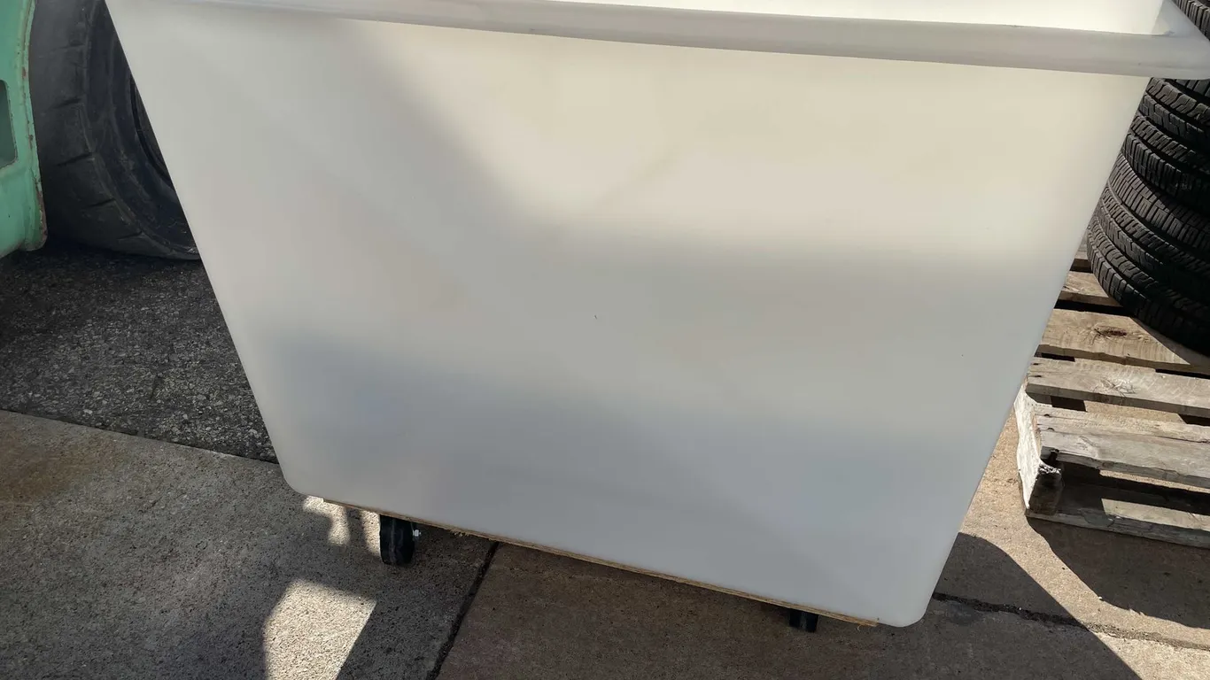 4 Wheel Poly Cart (08)