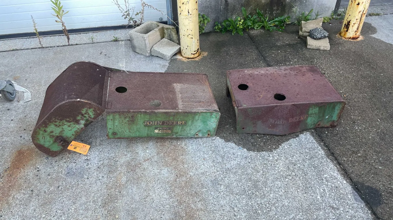 John Deere Sheet Metal Pieces (04)