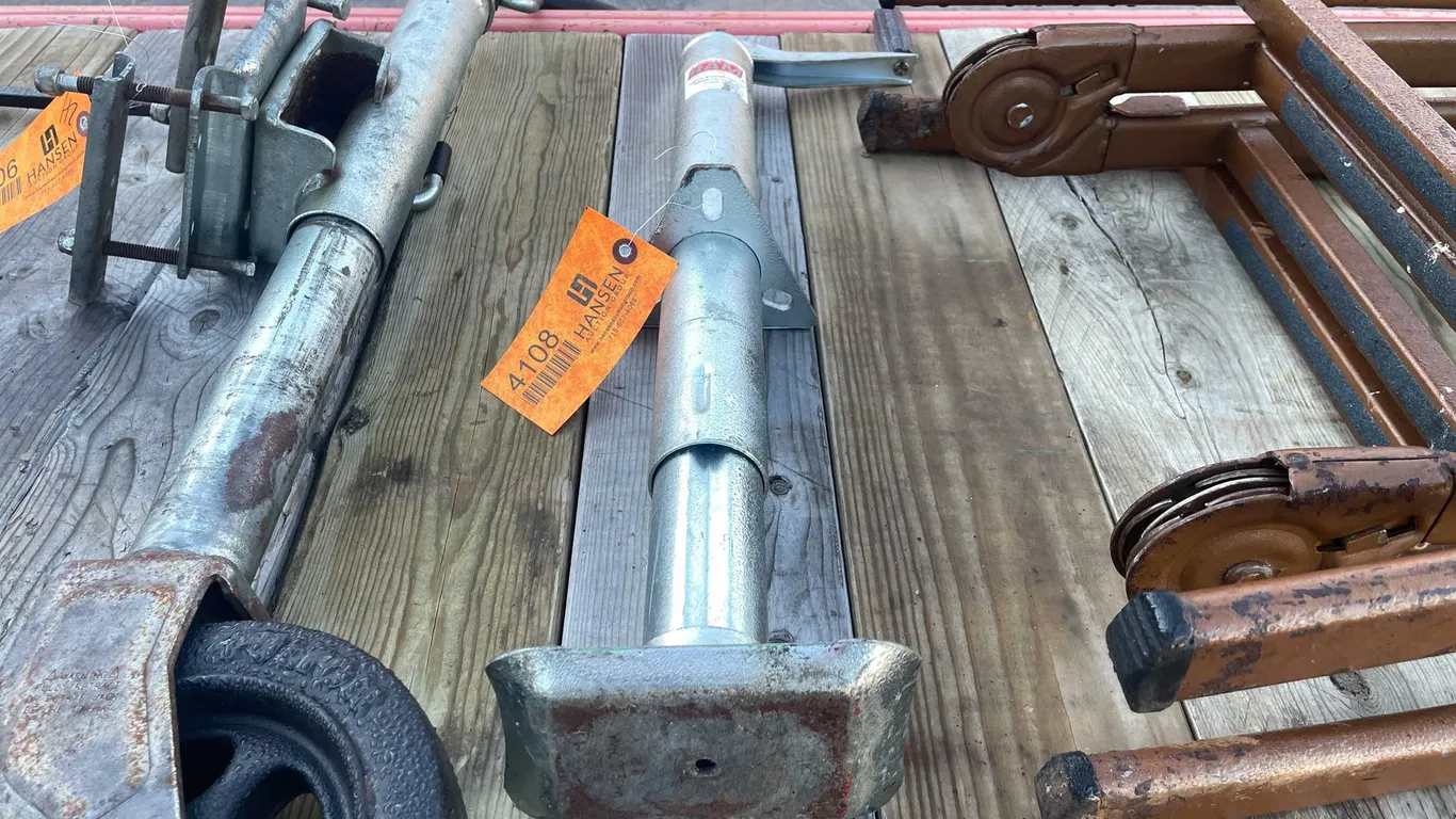 Heavy Duty Trailer Jack (04)