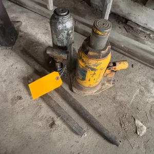 (2) Bottle Jacks