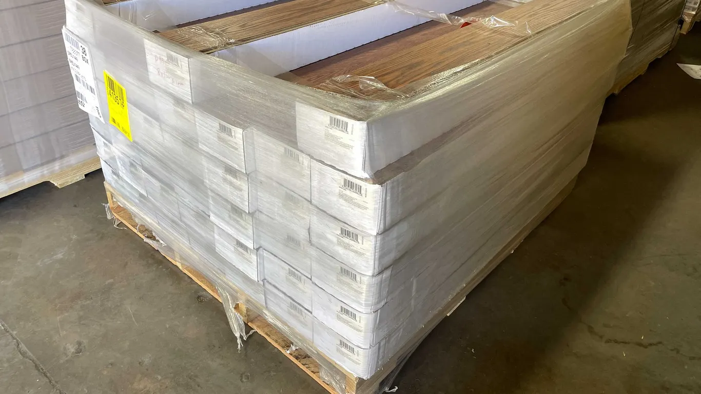 Oak Color Vinyl Flooring Planks (B)