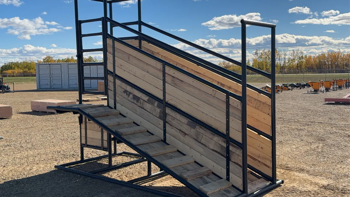 Cattle Chute 12FT. Adjustable Loading