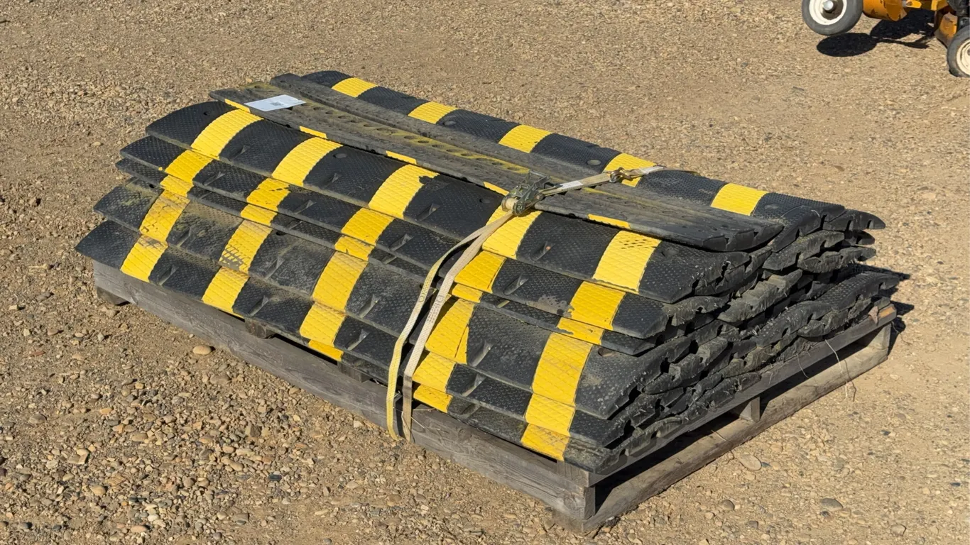 (30) 6 Ft. Rubber Speed Bumps
