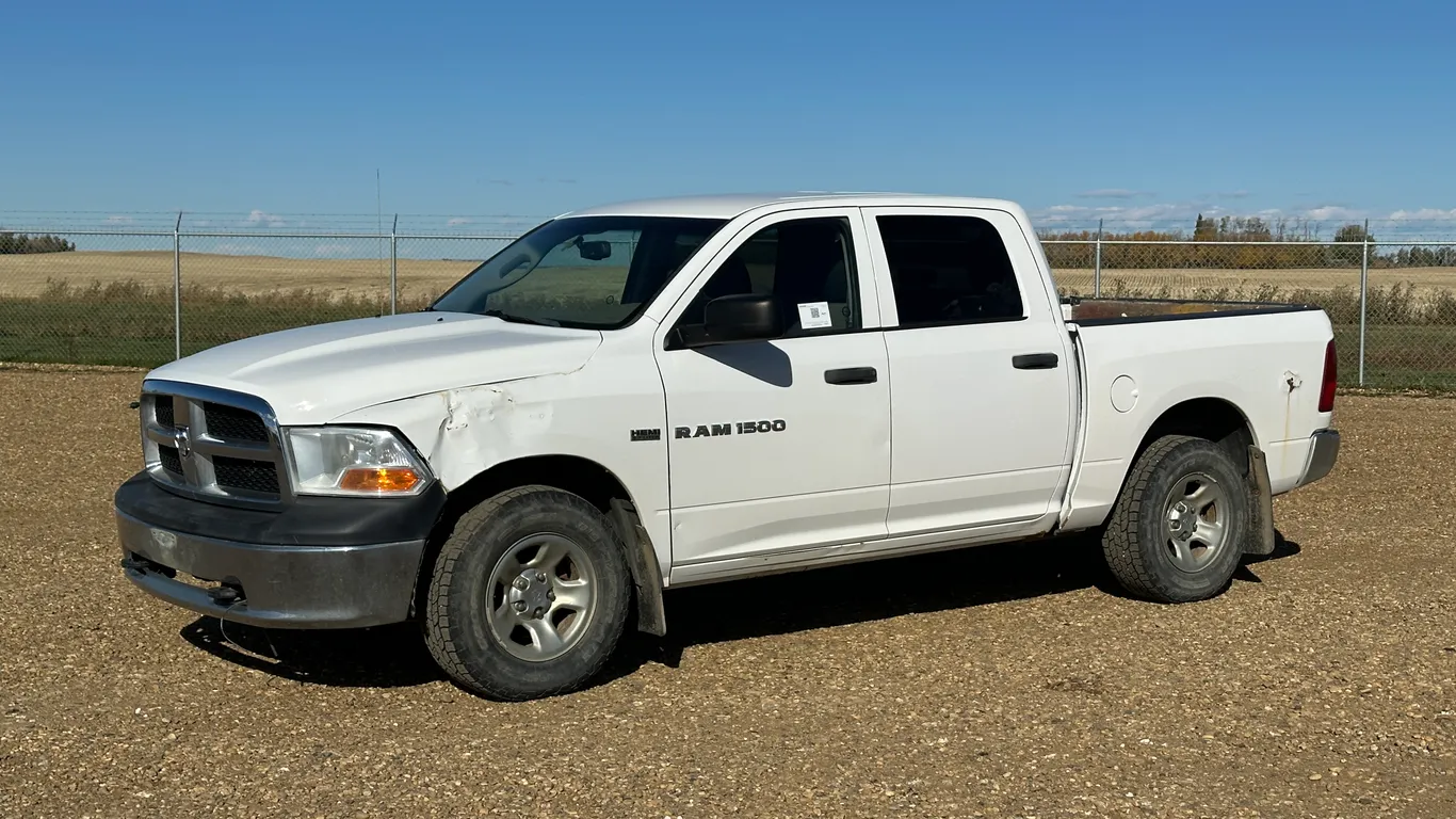 2012 Dodge Ram 1500 4x4 ST 4dr Crew Cab 5.5 ft. SB Pickup