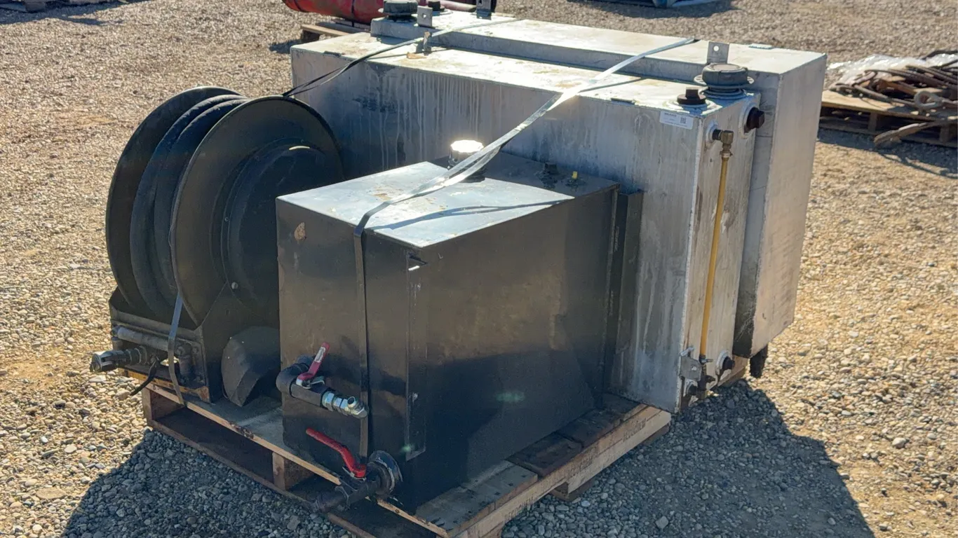 (3) Hydraulic Oil Tanks, Hose Reel