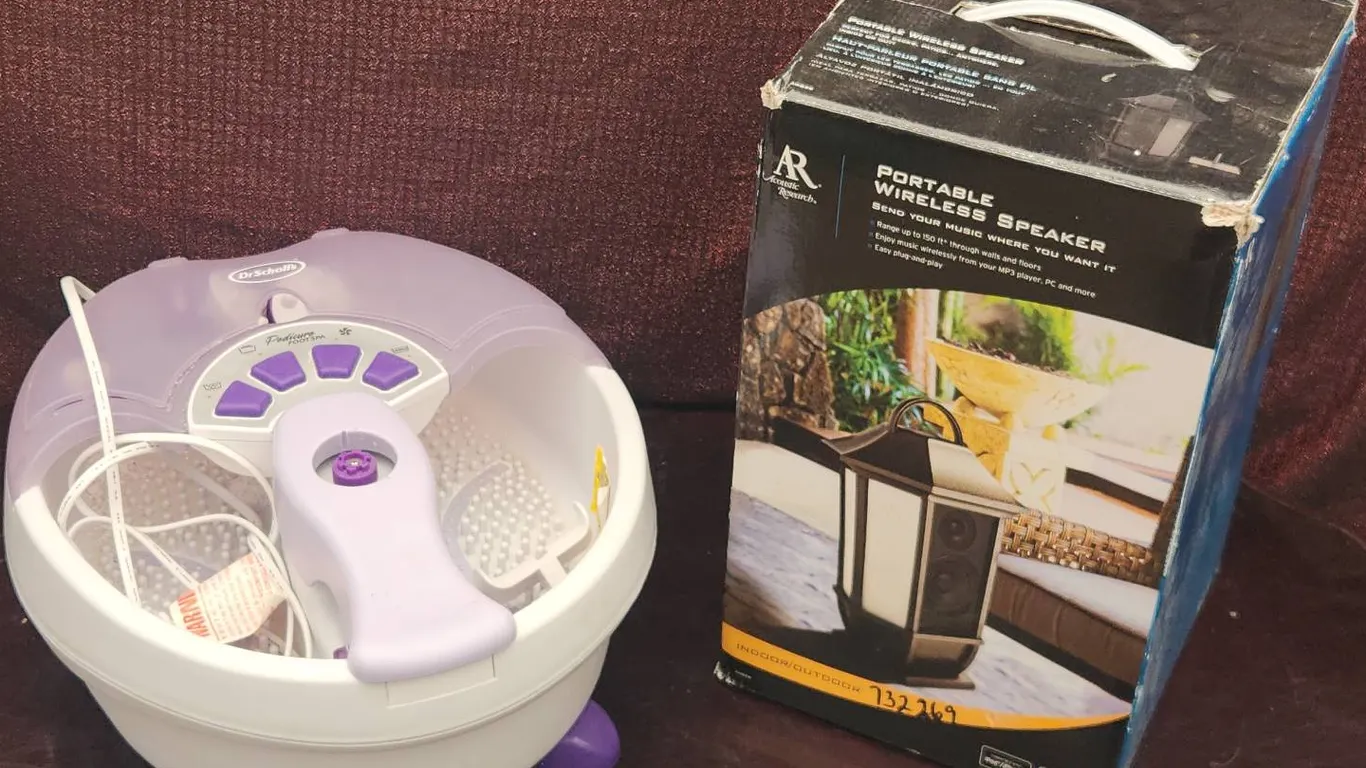 Dr. Scholl's Pedicure Foot Spa and Wireless Speaker Bundle