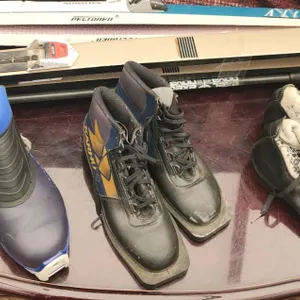 Cross Country Ski Lot: Peltonen Antura, Karhu Skis, Exel Poles, Salomon & Karhu Boots