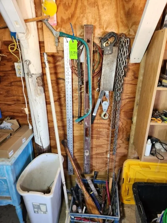 Contents of Wall & Crates