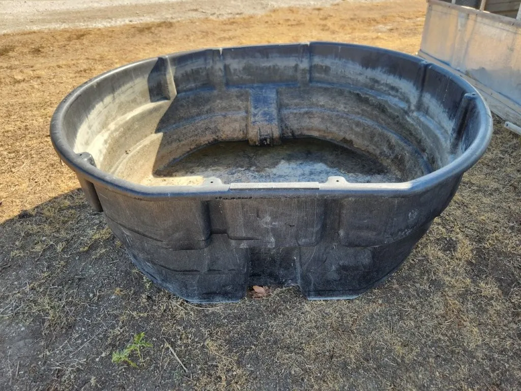 300 Gal. Rubbermaid Horse Trough