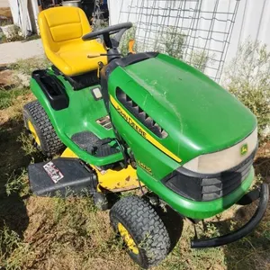 John Deere LA110 Automatic Riding Lawn Mower