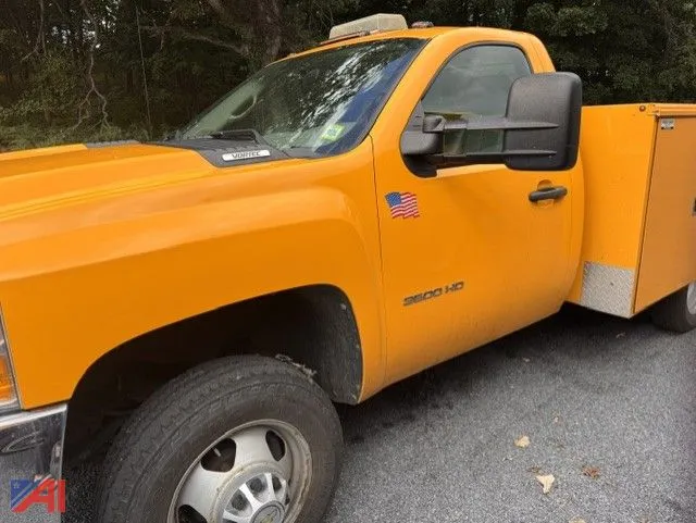 2010 Chevrolet Silverado 3500HD CC Utility Truck