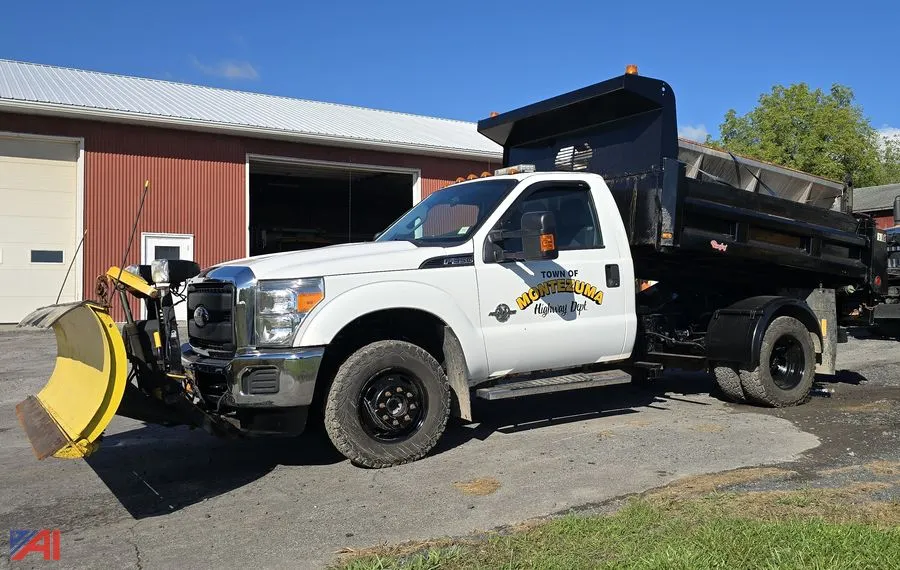 2015 Ford F350 Dump Truck with Plow and Wing