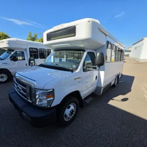 2016 Ford E-350 Super Duty  Shuttle Bus