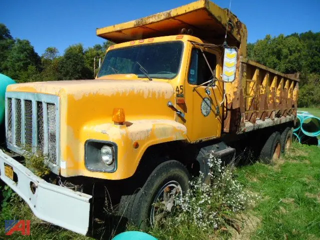 1990 International 2674 Dump Truck