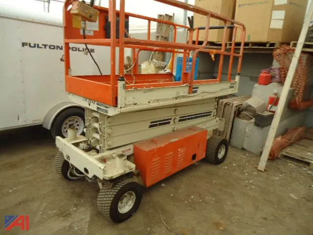 JLG Scissor Lift