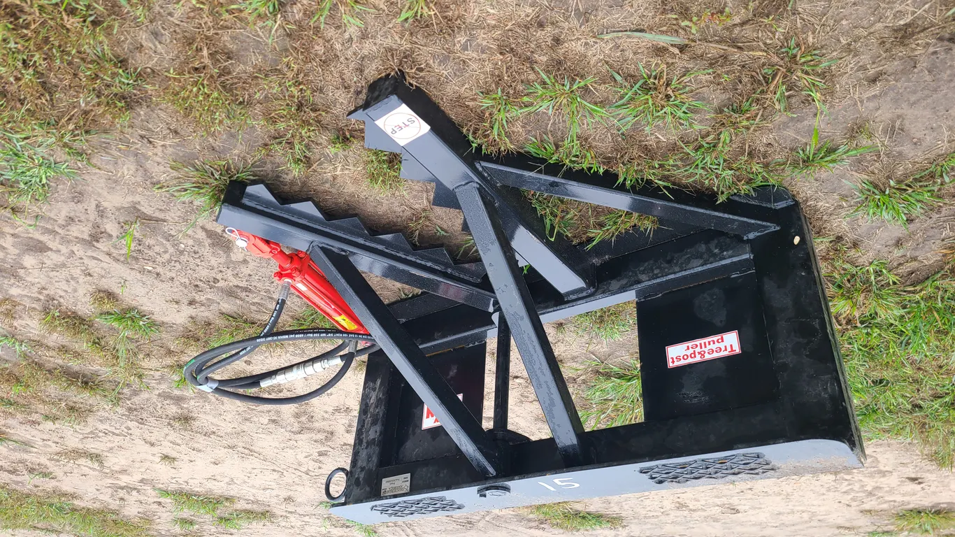 Unused Industrias America Post Puller