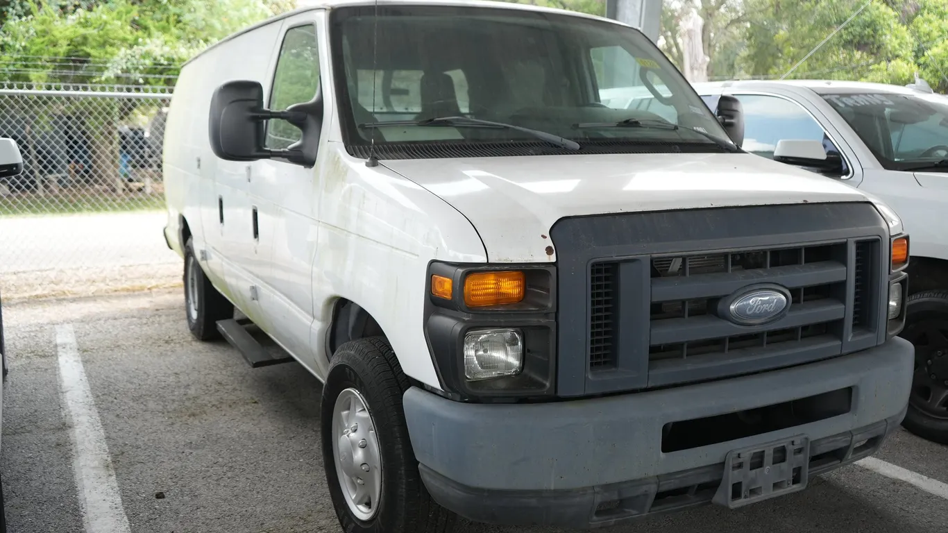 2013 Ford E350 Super Duty Cargo Van