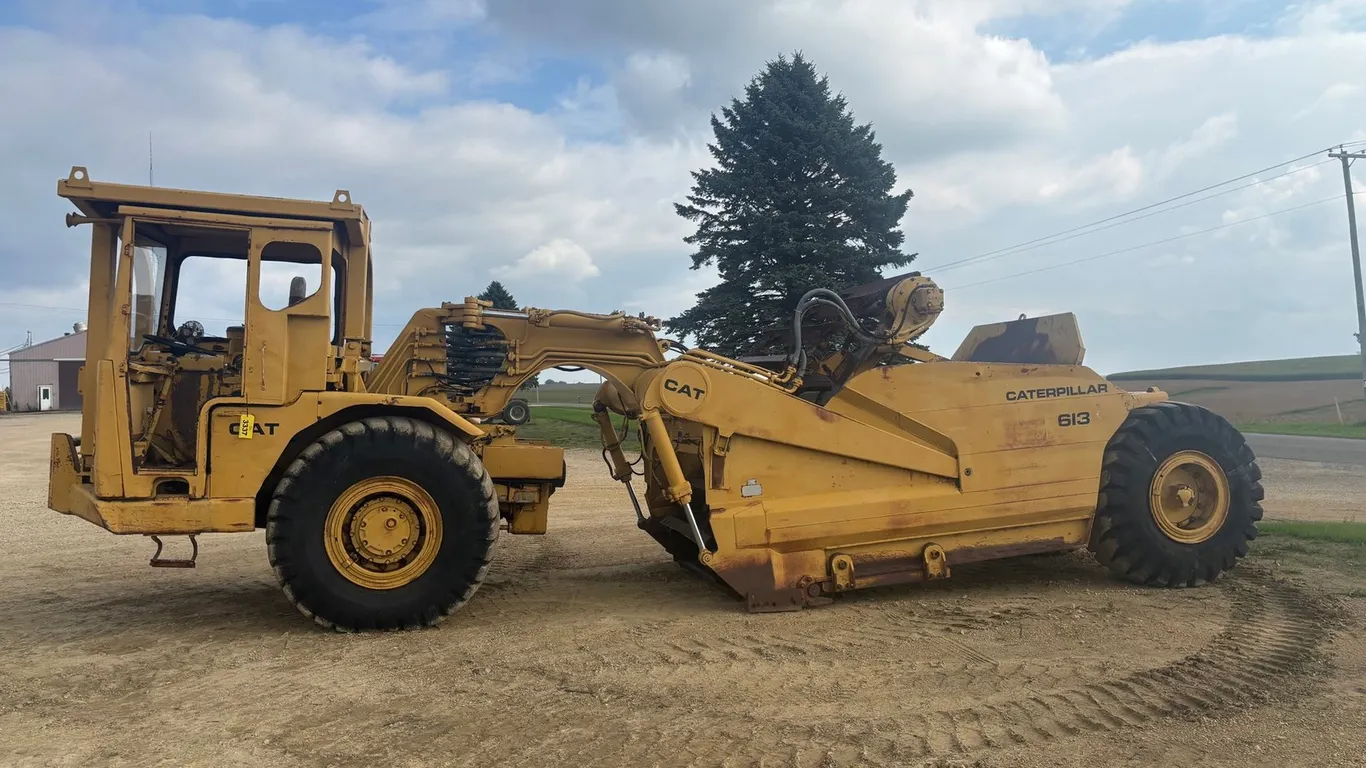Caterpillar 613 Elevating Scraper