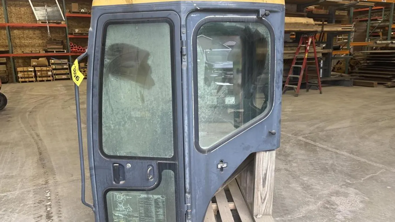 Deere 27C Mini Excavator Cab