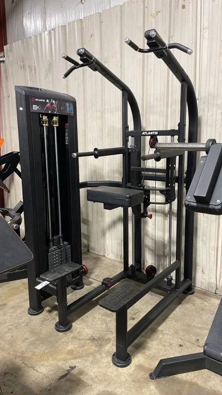 ATLANTIS STRENGTH D131 COMMERCIAL SELECTORIZED ASSISTED CHIN/DIP MACHINE