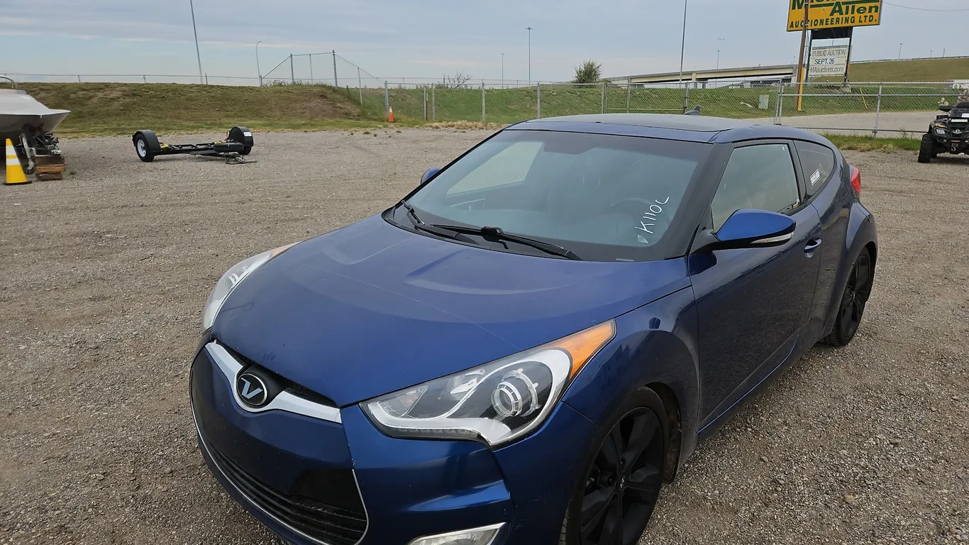 2016 Hyundai Veloster 3dr Coupe w/Black Seats