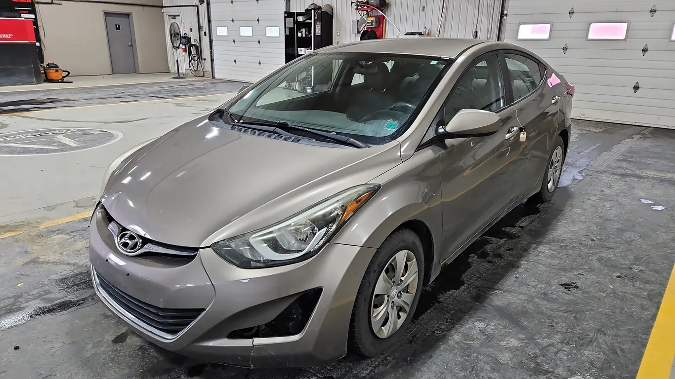 2016 Hyundai Elantra Limited 4dr Sedan 6A (US)