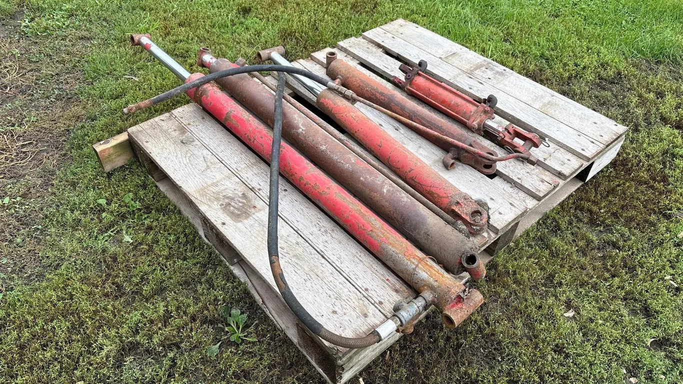 5- Hydraulic Cylinders