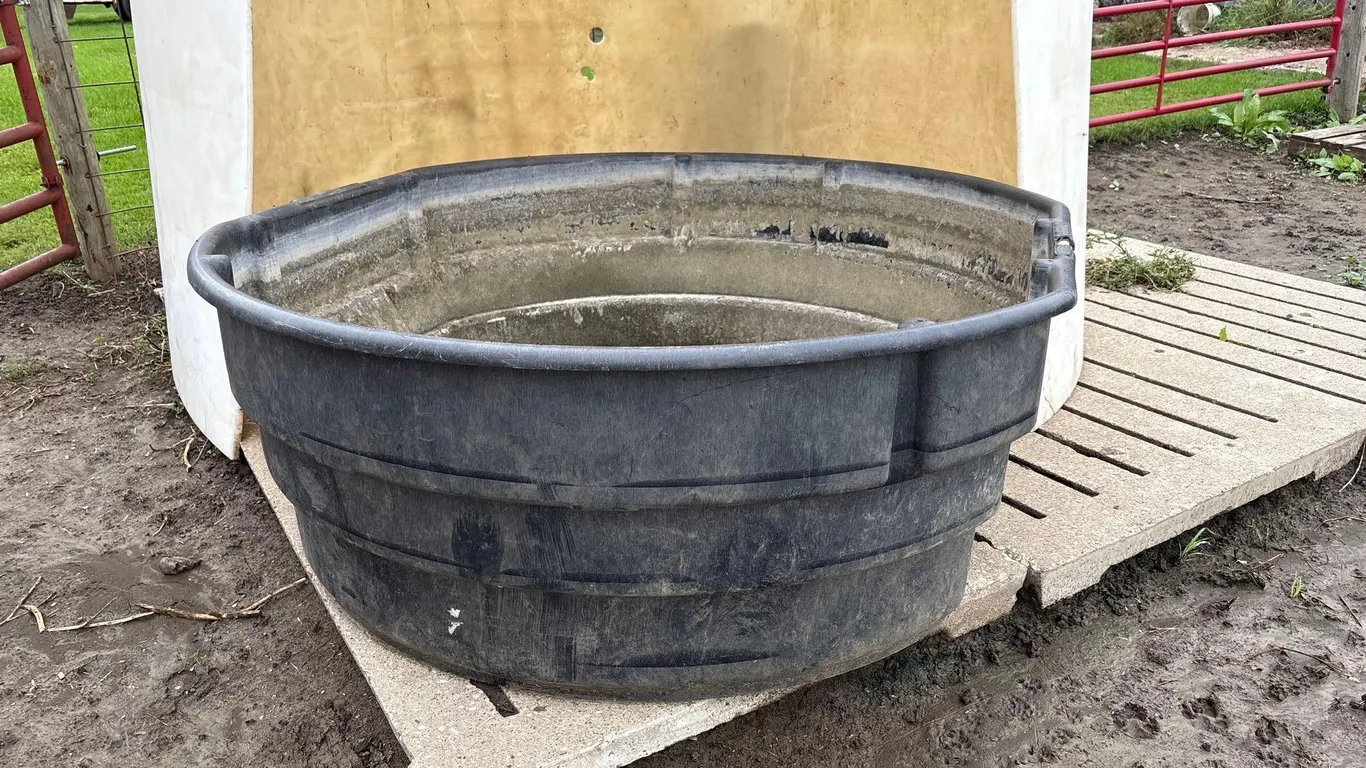300 Gallon Stock Tank