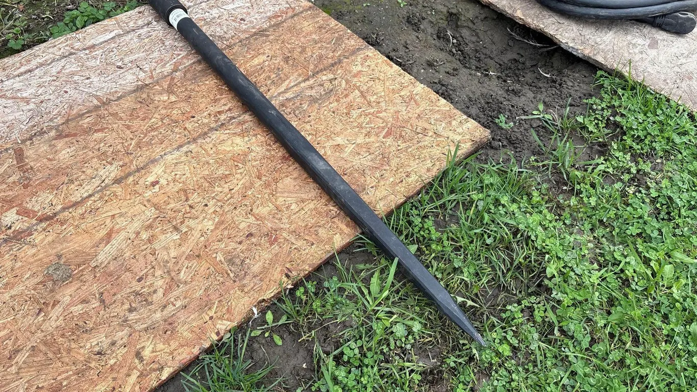 Haystix Bale Spear