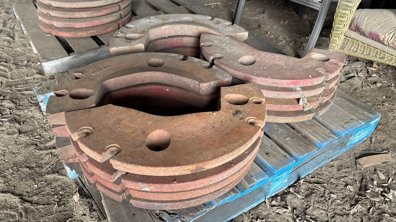 8- IH Split Rear Wheel Weights