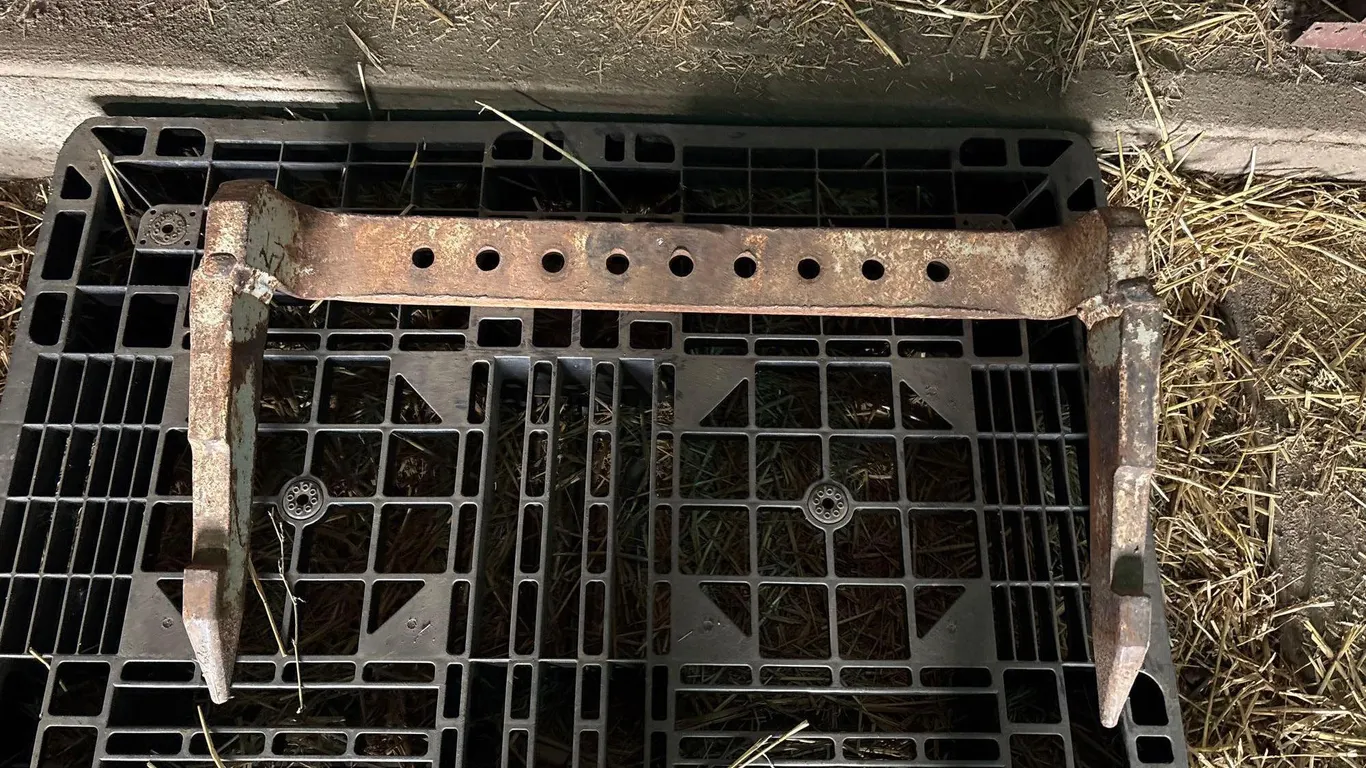 International 2pt Hitch