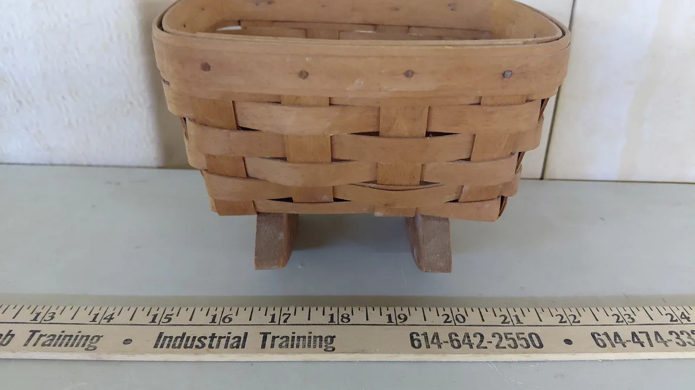 1991 Longaberger Small Cradle Basket 7"X5.25"X4.75"