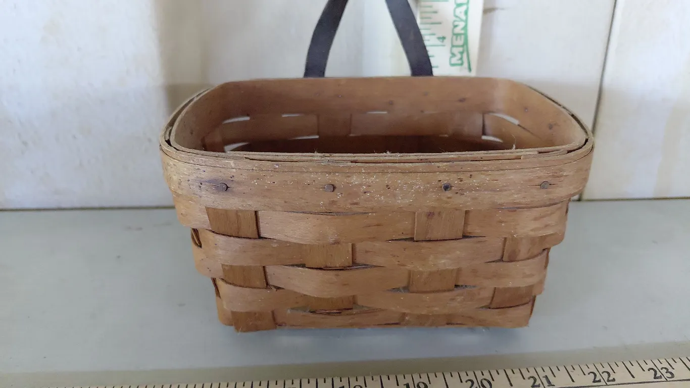 1995 Longaberger Small Key Basket 7"X5.5"X4.75"