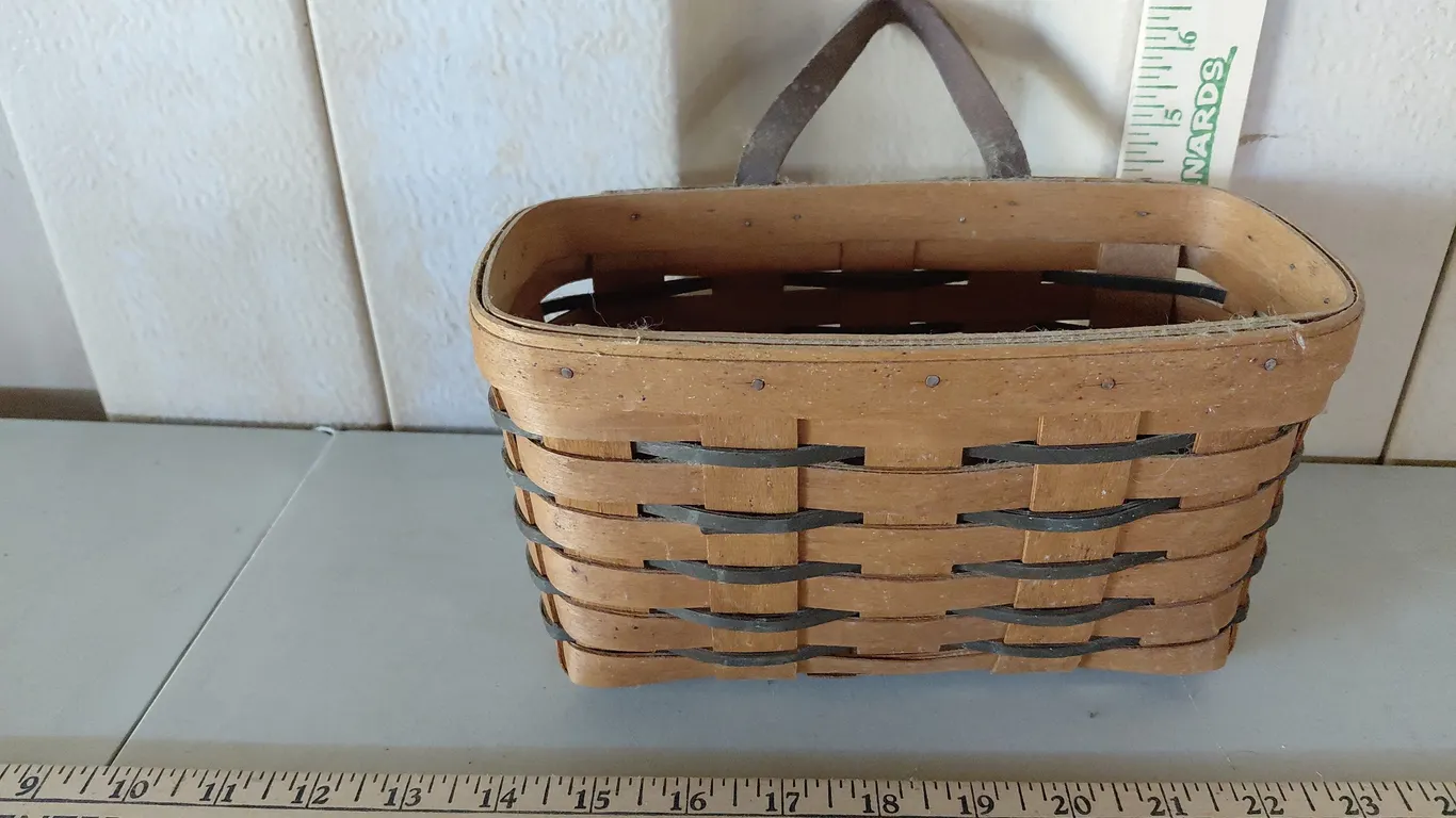 1994 Longaberger Short Key Basket 9"X5"X5"