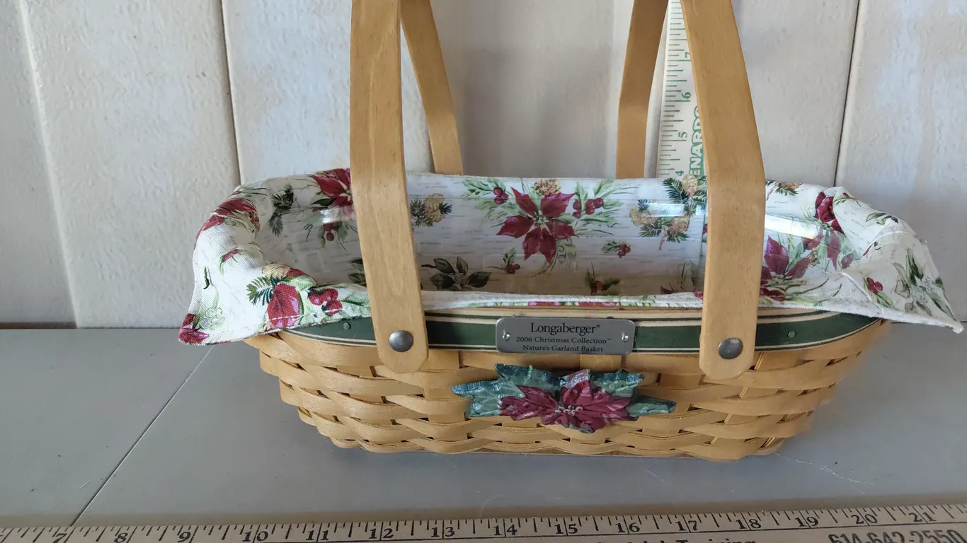 2006 Longaberger Christmas Collection Nature's Garland Basket W/Liner, Protector, & Tie On 13"X10"X4