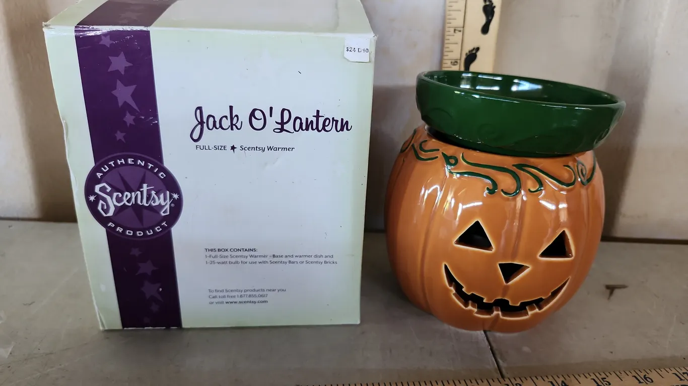 Scentsy Full Size Jack O' Lantern Candle/Wax Warmer