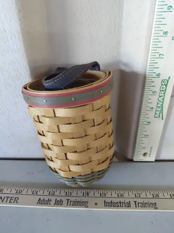2002 Longaberger Santa's Helper Basket W/Protector 4.5"X4.5"X6.5"